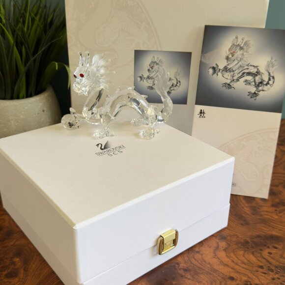 Swarovski 1997 The Dragon Fabulous Creatures Crystal Figurine W/ Box & Paperwork - Picture 2 of 10